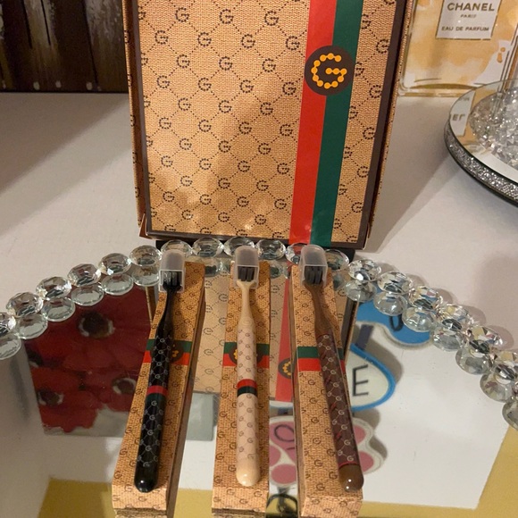 Fashion winner choice Toothbrush New in box you get one beige, black Or Brown - Picture 9 of 13